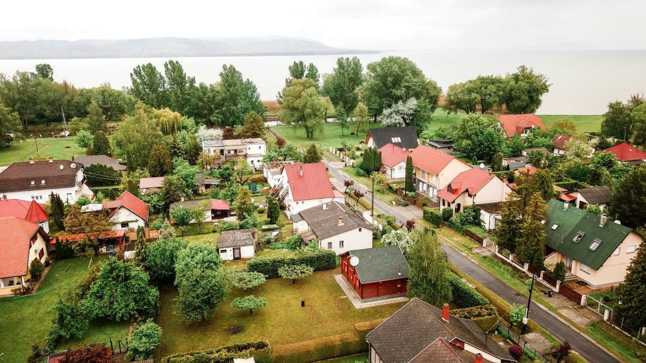 Lake House Farsang Balatonberény Exterior foto