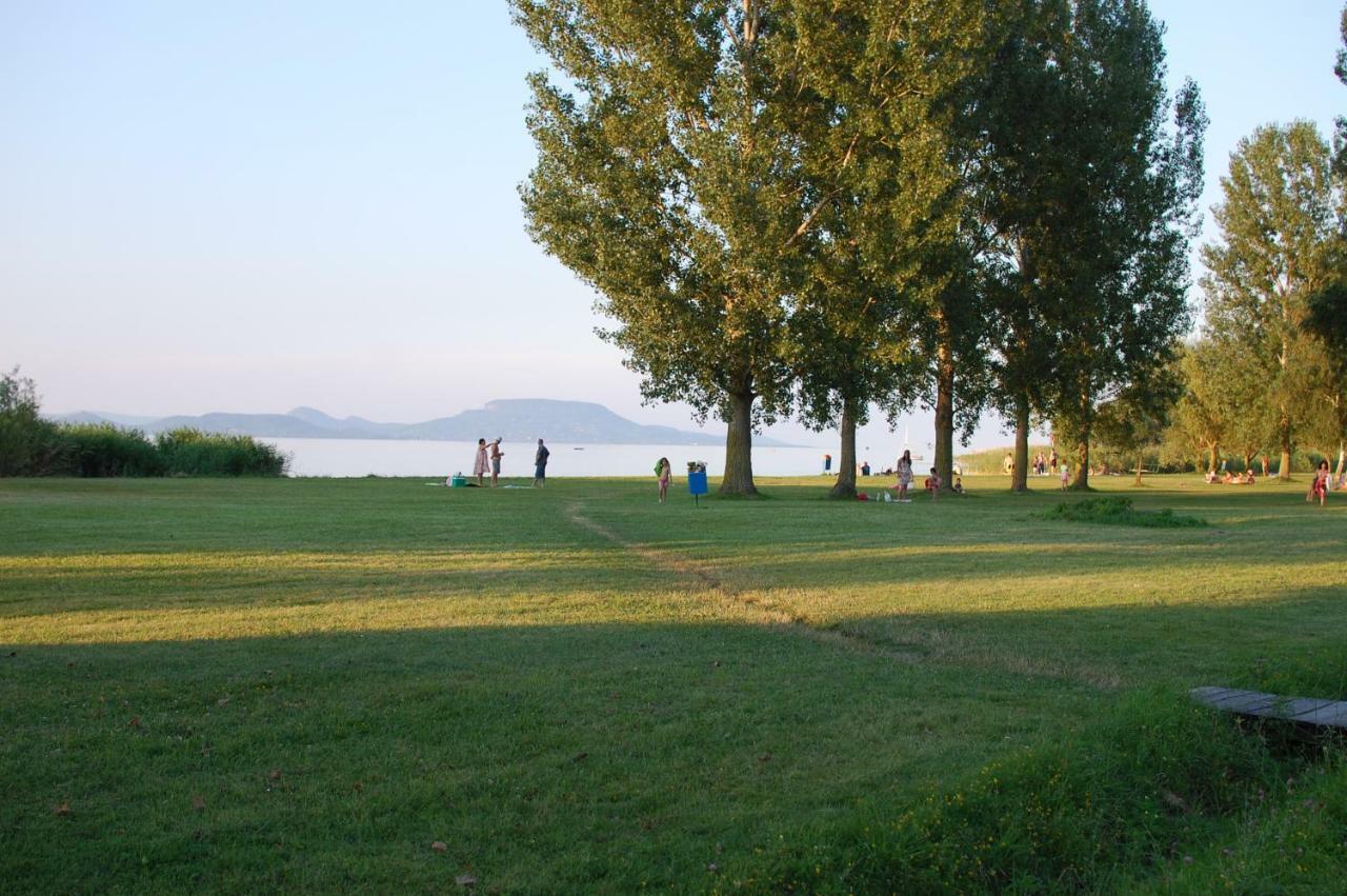 Lake House Farsang Balatonberény Exterior foto